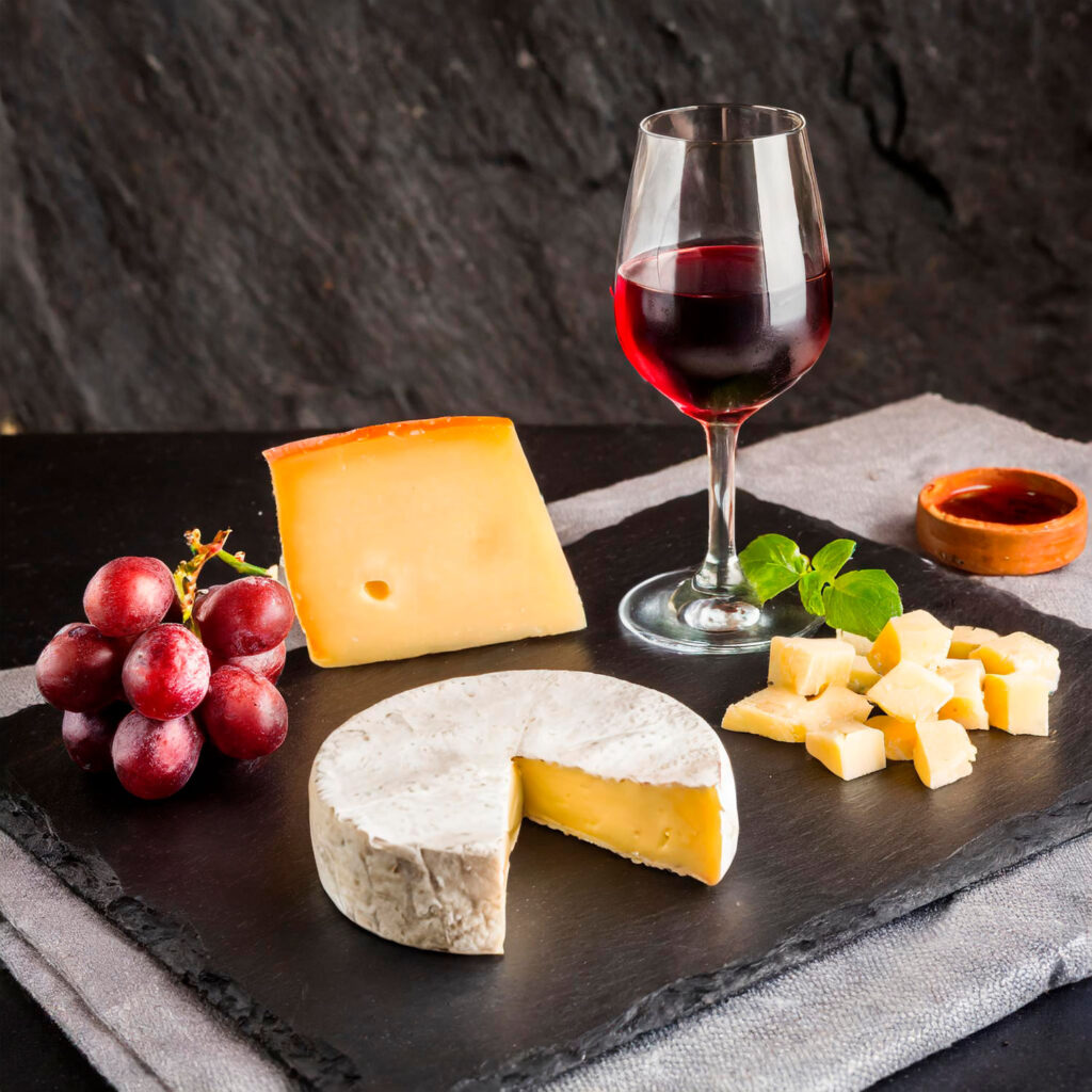 Platos Firefly degustacion de quesos y vinos tintos presentacion en platos de pizarra negra 99309 1